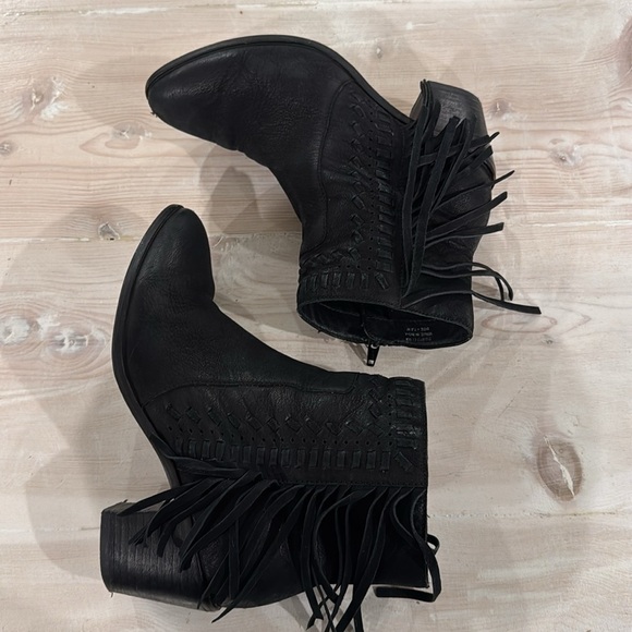 MÍA black fringe bootie - Picture 7 of 13